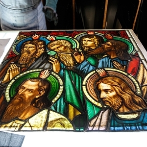 In der Glaswerkstätte Schlierbach werden de Glaskunstwerke sorgsam und umfassend restauriert.