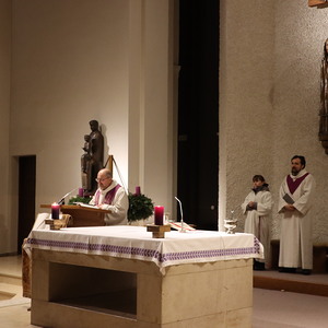 Adventfeier mit Genuss-standln in St. Quirinus