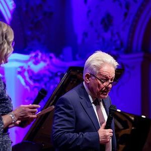 Rund 400 Gäste folgten am 2. Dezember 2025 der Einladung zu einer Benefizgala anlässlich des 170-jährigen Bestehens des historischen Dombauvereins ins Palais Kaufmännischer Verein Linz. Josef Pühringer, geschäftsführender Präsident des Vereins, führt