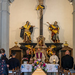 Im Hintergrund v.l.: Bischof Manfred Scheuer und Wilhelm Vieböck, ehemaliger Pastoralamtsdirektor und Bischofsvikar und langjähriger Weggefährte von Josef Mayr auch im Domkapitel.