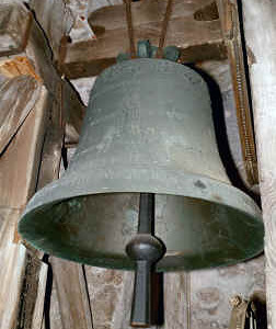 583 kg schwer, 99 cm Durchmesser (Maria die Schutzpatronin Österreichs) Schutzglocke