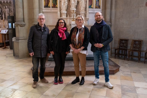 von links: Domhüttenmeister Gerhard Fraundorfer, Restauratorin Susanne Beseler, Petra Weiss vom Bundesdenkmalamt & Dombaumeister Michael Hager