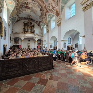Unsere Volksschüler im Stift Reichersberg