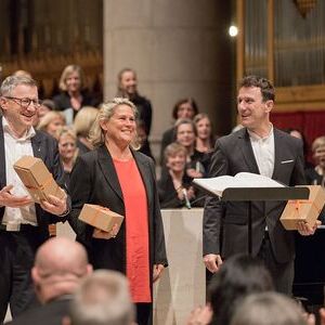 Mehr als 1.200 Besucher:innen kamen am 9. Mai 2026 in den Linzer Mariendom, um Carl Orffs Carmina Burana im Rahmen eines Benefizkonzertes für Pro Mariendom zu erleben. Unter der Leitung von Josef Habringer musizierten das Collegium Vocale Linz, der K