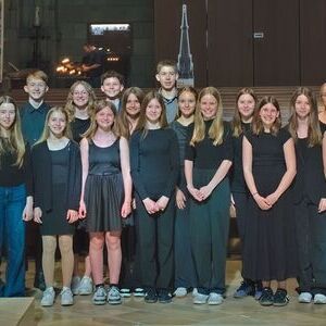 Mehr als 1.200 Besucher:innen kamen am 9. Mai 2026 in den Linzer Mariendom, um Carl Orffs Carmina Burana im Rahmen eines Benefizkonzertes für Pro Mariendom zu erleben. Unter der Leitung von Josef Habringer musizierten das Collegium Vocale Linz, der K