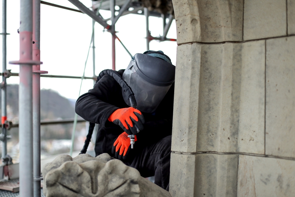 Mariendom Linz: Außenarbeiten am Turmhelm nach Winterpause wieder aktiv