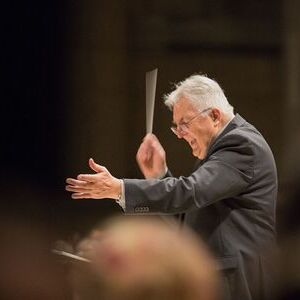 Mehr als 1.200 Besucher:innen kamen am 9. Mai 2026 in den Linzer Mariendom, um Carl Orffs Carmina Burana im Rahmen eines Benefizkonzertes für Pro Mariendom zu erleben. Unter der Leitung von Josef Habringer musizierten das Collegium Vocale Linz, der K