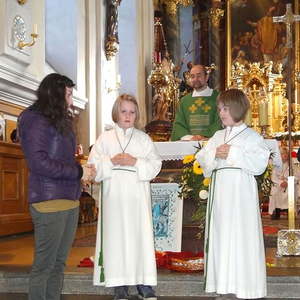 Familienmesse mit Ministrantinnenaufnahme