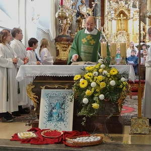 Familienmesse mit Ministrantinnenaufnahme