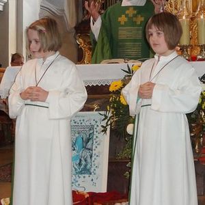 Familienmesse mit Ministrantinnenaufnahme