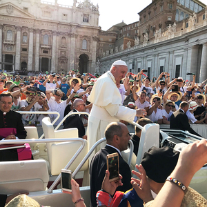 Ministrant*innen-Romwallfahrt 2018 - Papstaudienz am Petersplatz